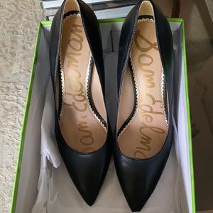 Beautiful leather Sam Edelman Classic Black Pumps!